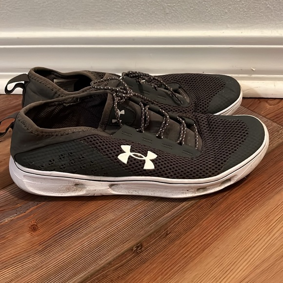 Women’s under armor water shoes - Picture 4 of 4